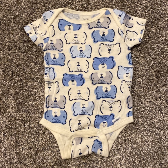 10 Baby Boy Onesies. 1 pair of Pajamas. Size 0-3 month. Gerber Brand. - Picture 8 of 12